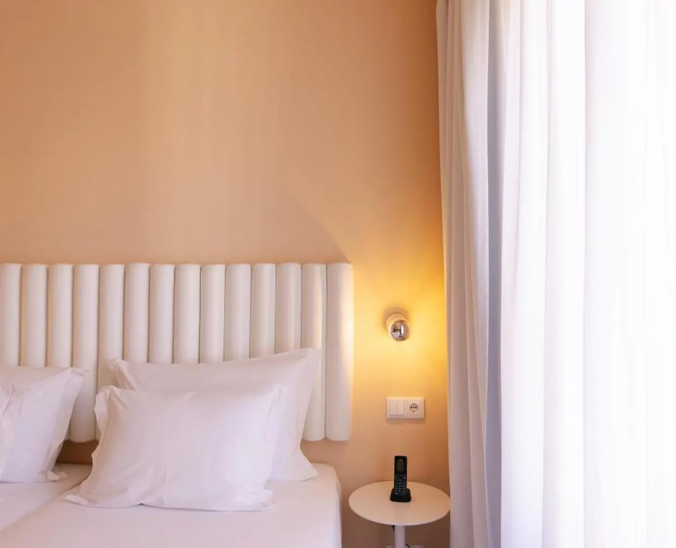ליסבון Esqina Cosmopolitan Lodge מלון